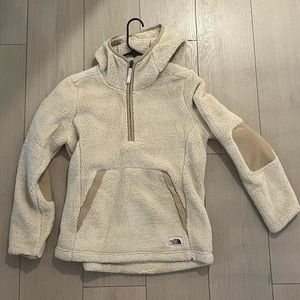 Women’s Northface Fuzzy Jacket Size Medium